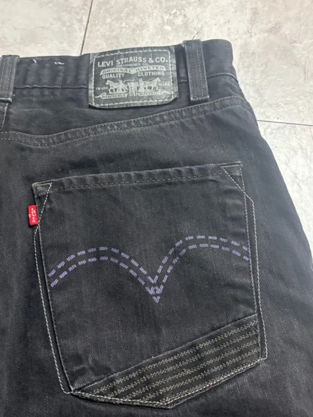 Levi's 569 Loose Straight Jeans 32x34 Black Purple Stitch Y2K